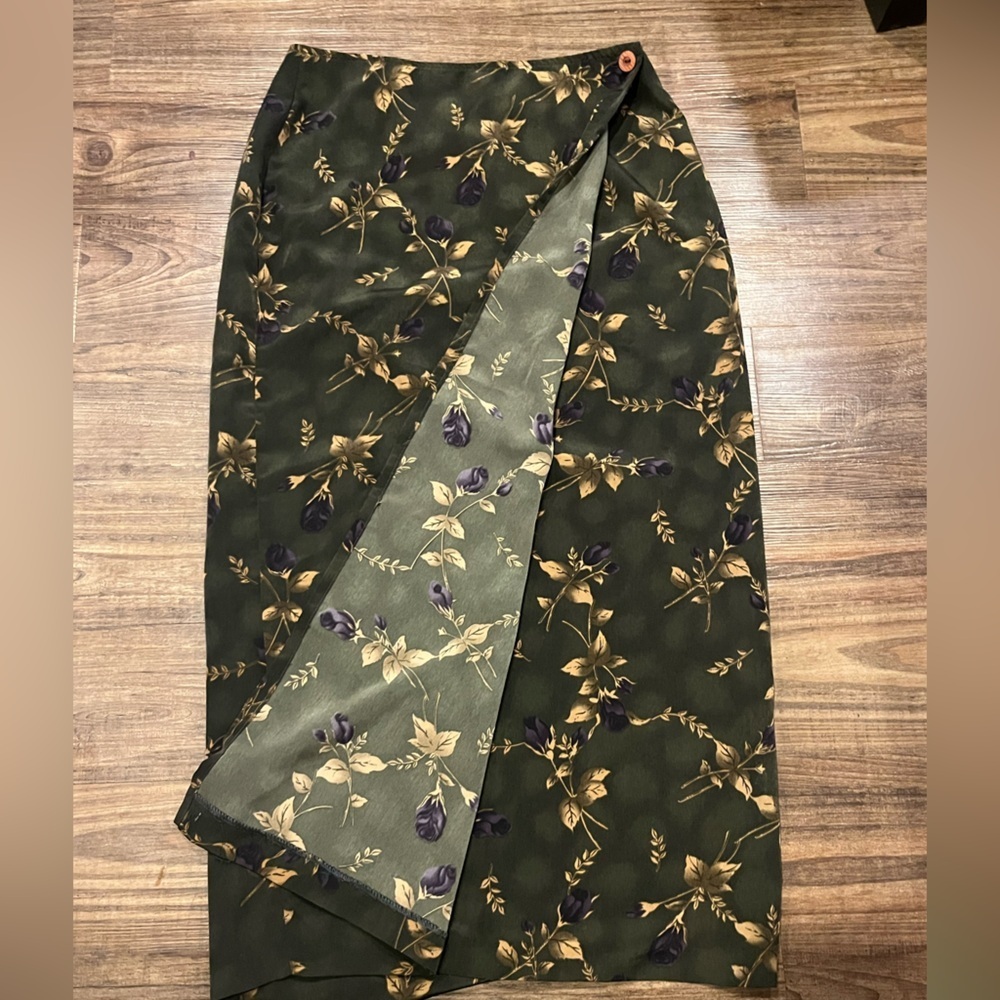 Vintage essence long Floral Green and Gold Skirt size small - Picture 4 of 5